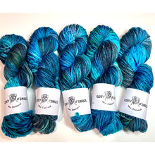 Load image into Gallery viewer, Roxy Fibres - Hand Dyed NZ Merino 8ply